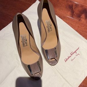 Almost new high heels Salvatore Ferragamo